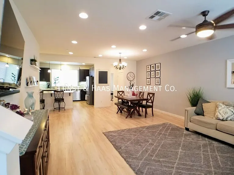 5777 Acacia Ln — Photo 10