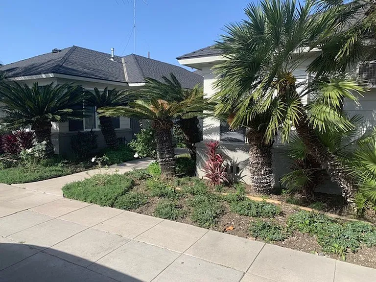 10911 Paramount Blvd — Photo 12