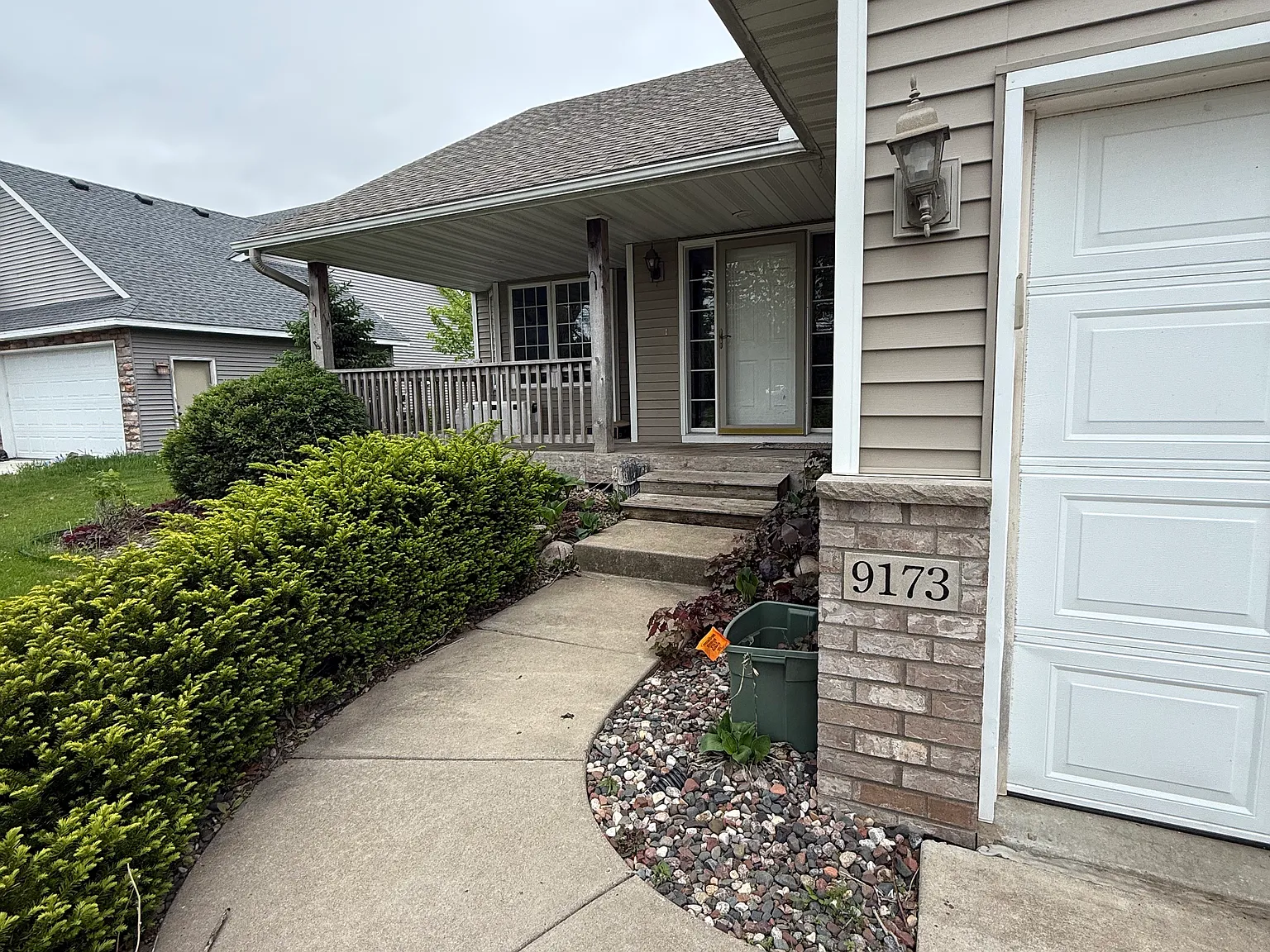 5 bed, 2800 sqft, $2,850 — Photo 3