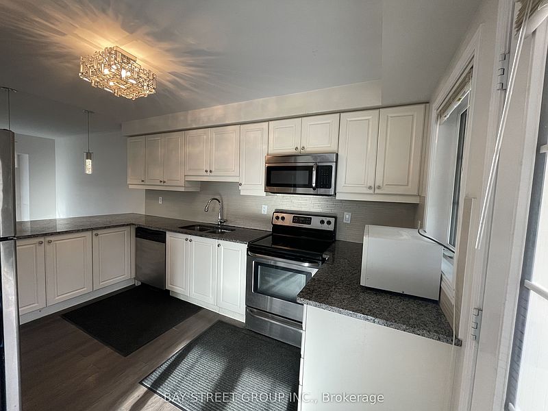 Oakville Townhouse for rent - 4 Bedrooms — photo 7