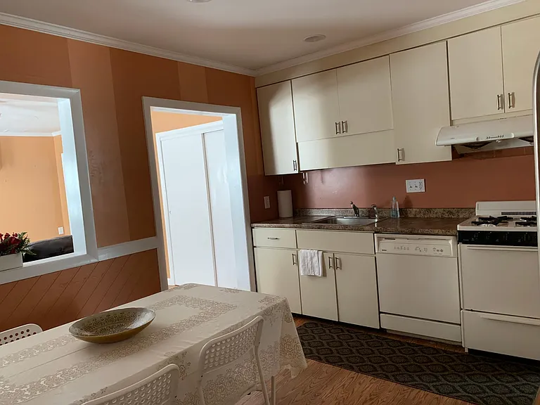102 McCarthy Rd — Photo 4