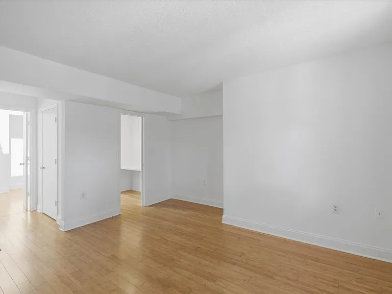 116 N Indian Aly #203 — Photo 9