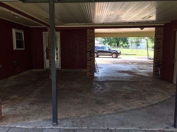 4th image of 639 Pemberton Dr