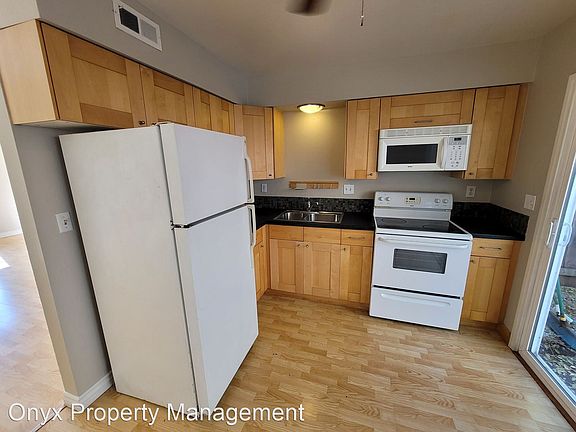 4th image of 3842 Dove St #3842