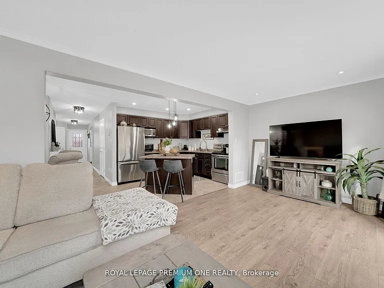 31 Stevenson St — Photo 18