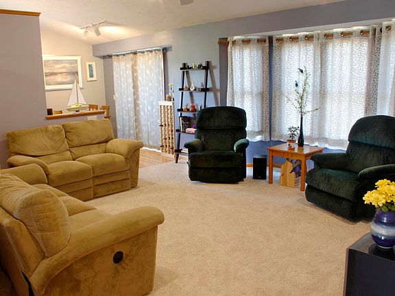 3rd image of 14383 Spruce Hollow Dr