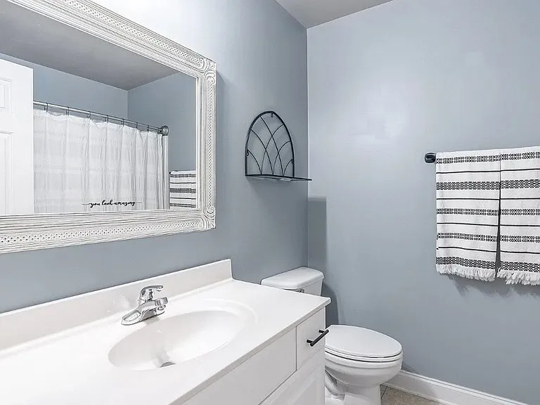 1005 Tarrytown Ln — Photo 30