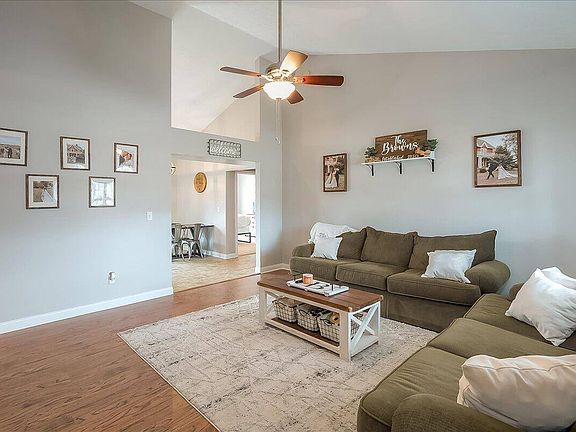 4th image of 208 Swale Ct