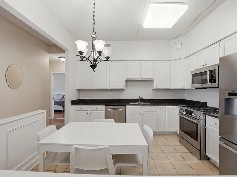 5588 N Lincoln Ave #402 — Photo 9
