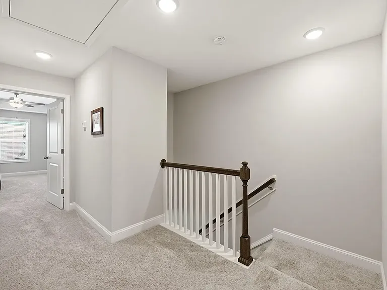 976 Gateway Commons Cir — Photo 33