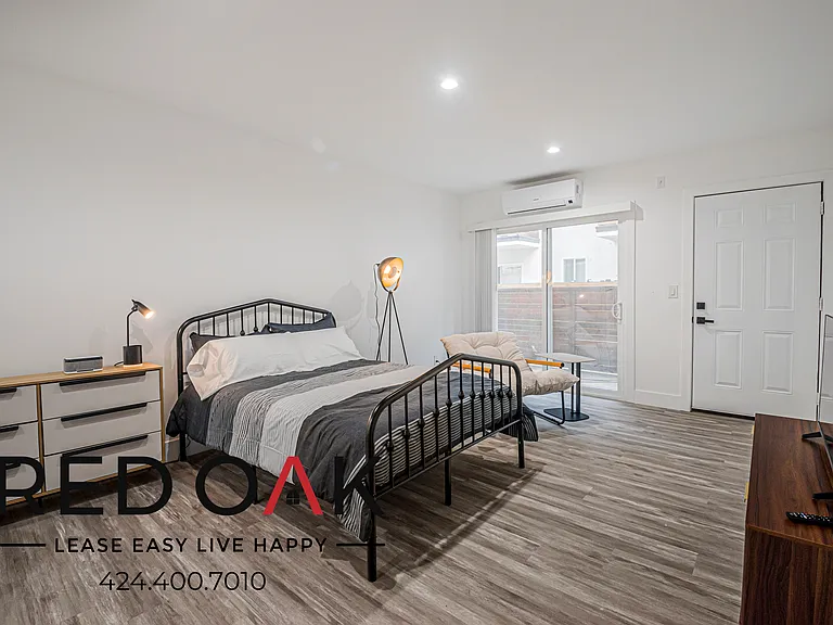 1346 N Fuller Ave #3 — Photo 1