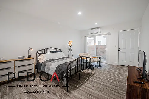 1346 N Fuller Ave #3 Photo 1
