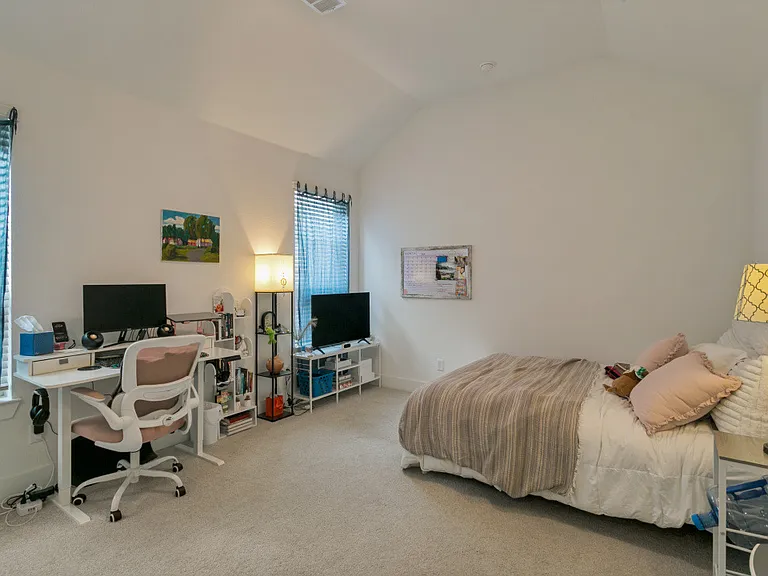 1212 Carnation Dr — Photo 20