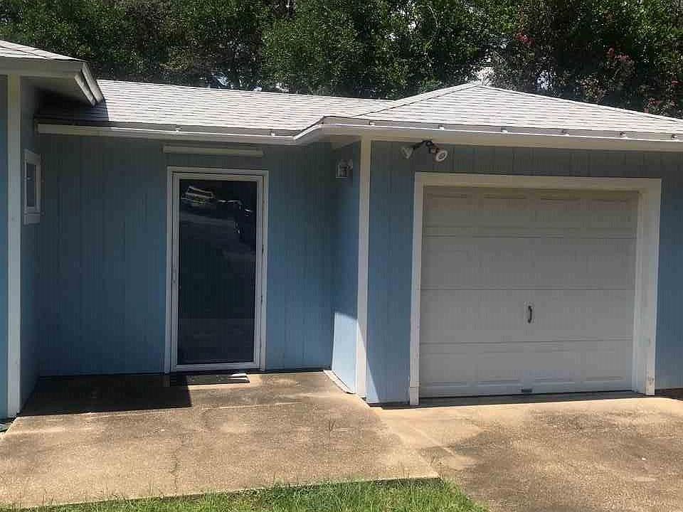 2nd image of 8 Elegans Ave