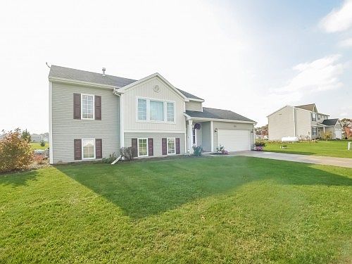 1st image of 7544 Mountain Pine Dr NE