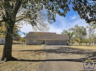 2341 SW Auburn Rd, Topeka, KS 66614