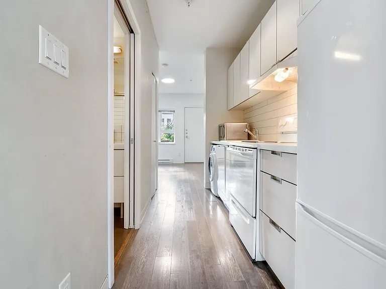 138 Hastings St E #202 — Photo 5
