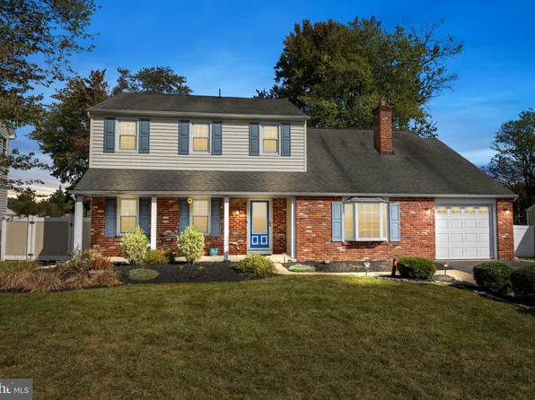 57 Tanglewood Dr, Langhorne, PA 19047