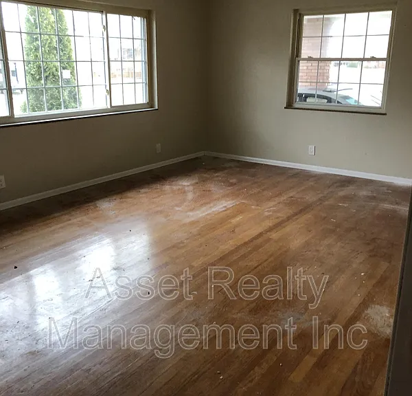 218 Britton Dr — Photo 8