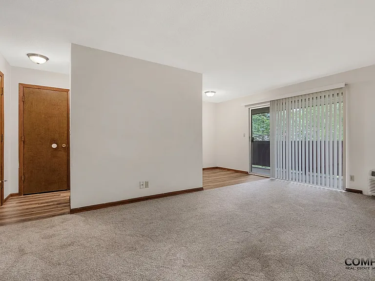 1237 S Dewey St — Photo 9