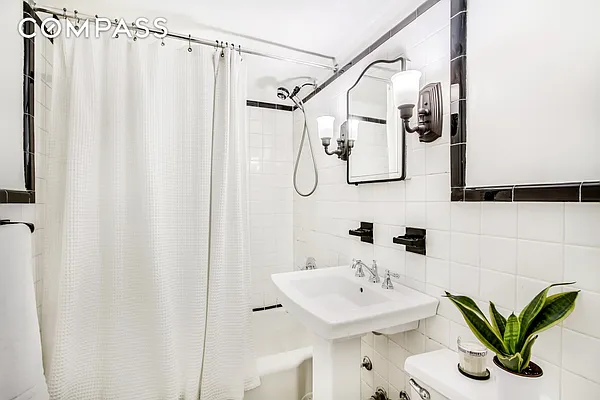 Sold by Compass | media 25