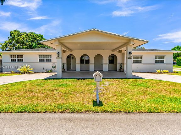 4th image of 12805 SW 193rd Ter