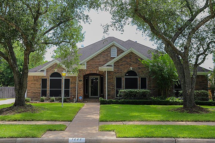 1205 Silverleaf