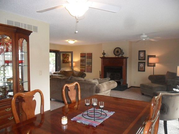 4th image of 2404 Florence Ave