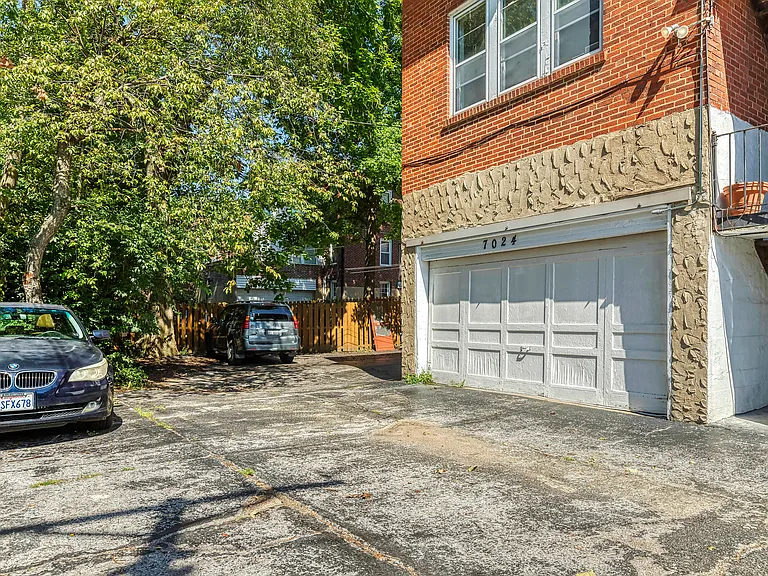 7024 Forsyth Blvd #2E — Photo 28