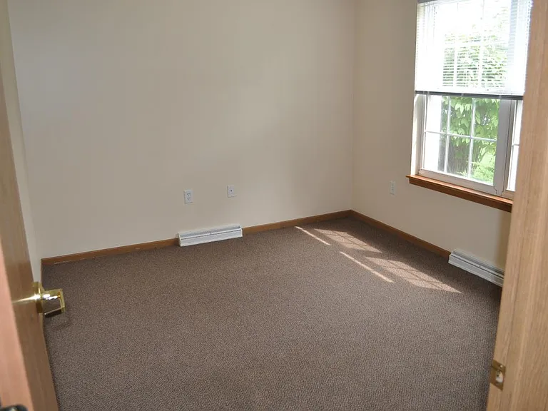 329 Heritage Ln — Photo 5