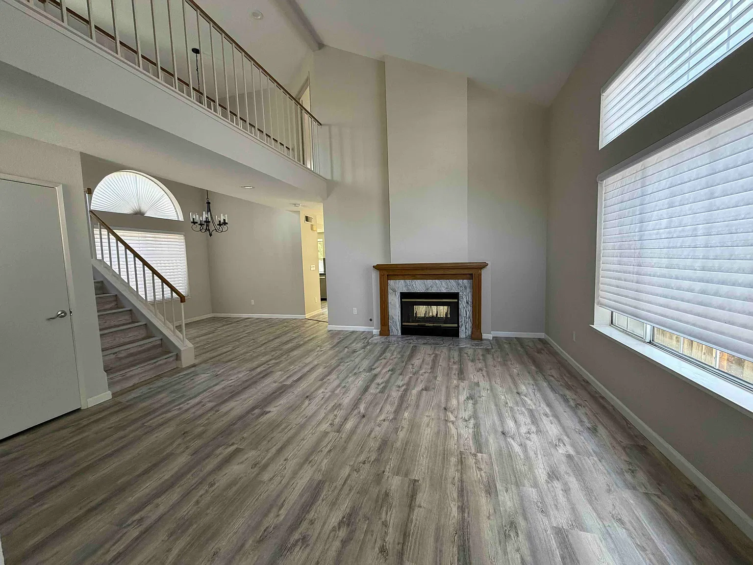 3 bed, 2.5 bath, 1651 sqft, $4,300 — Photo 2