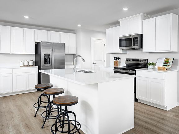 2nd image of 1007 Merlin St