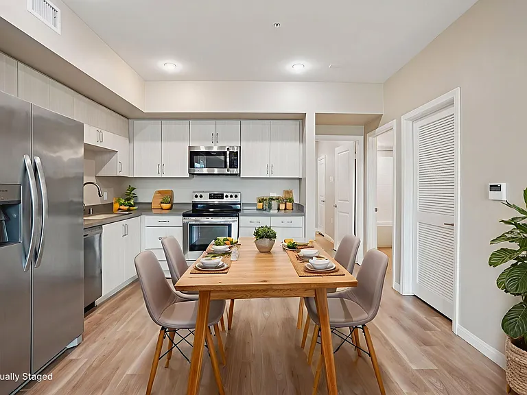 JB Center Apartments — Photo 8