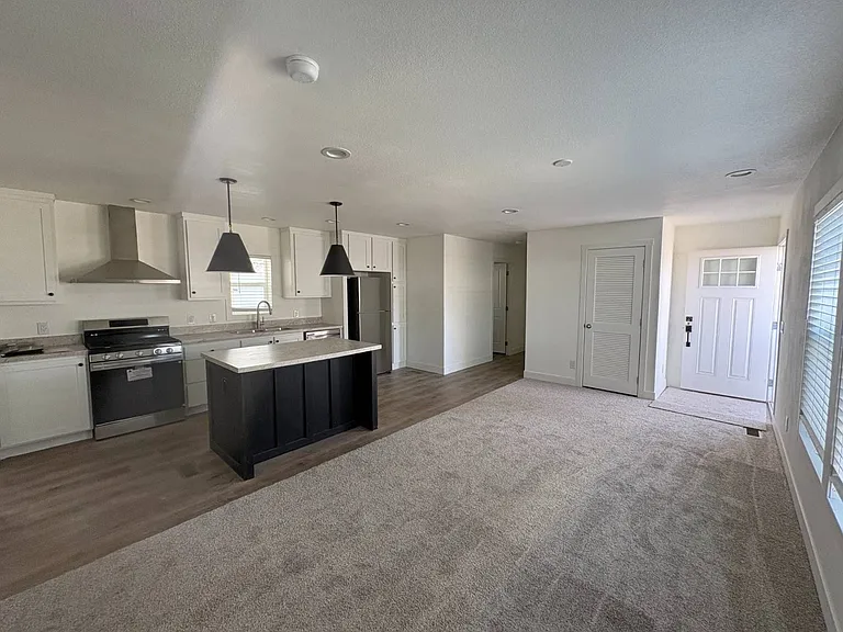 1700 State St #20 — Photo 7