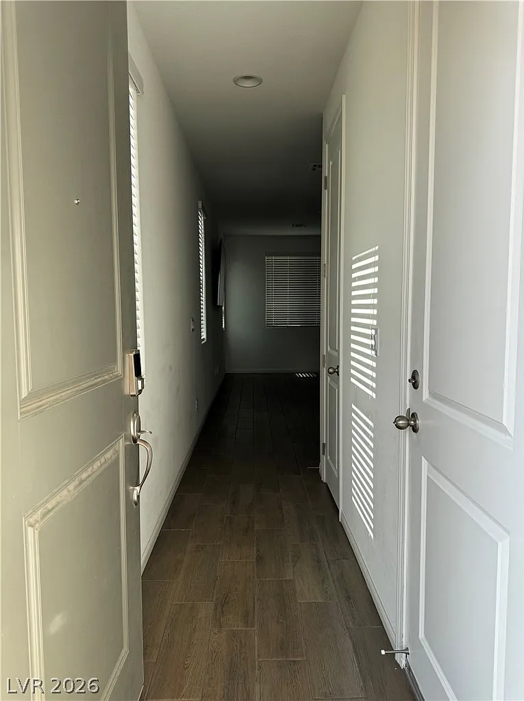 3 bed, 2.5 bath, 1795 sqft, $2,300 — Photo 4