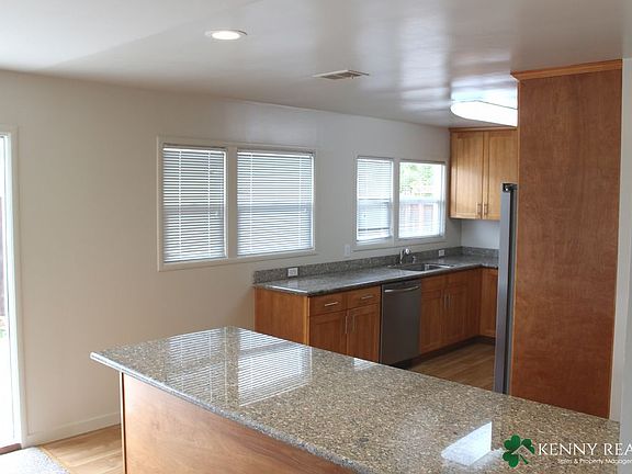 5th image of 1860 Willow Way