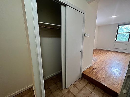 5th image of 321 W 105th St #5H