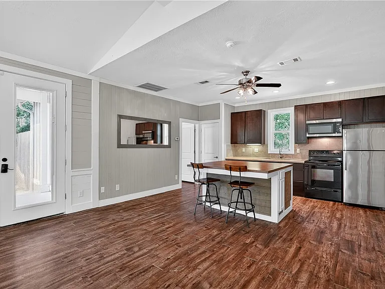5428 Raymond Stotzer Pkwy — Photo 8