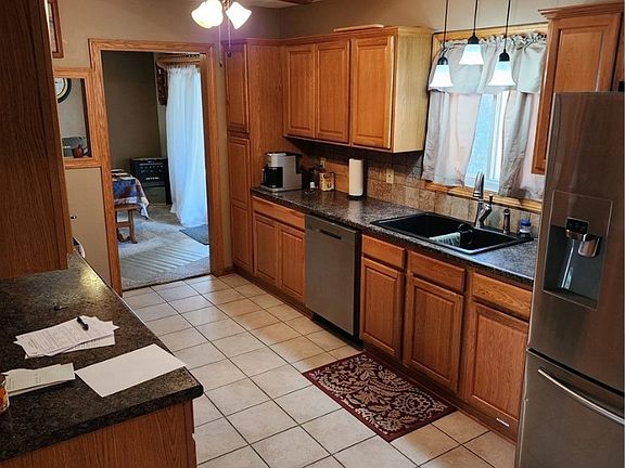 3rd image of 864 Princeton Ave