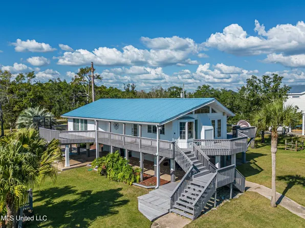 650 Oleander Dr, Bay Saint Louis, MS 39520
