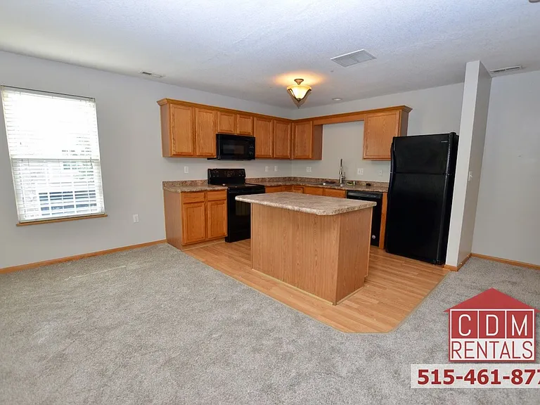293 NE Basswood — Photo 4