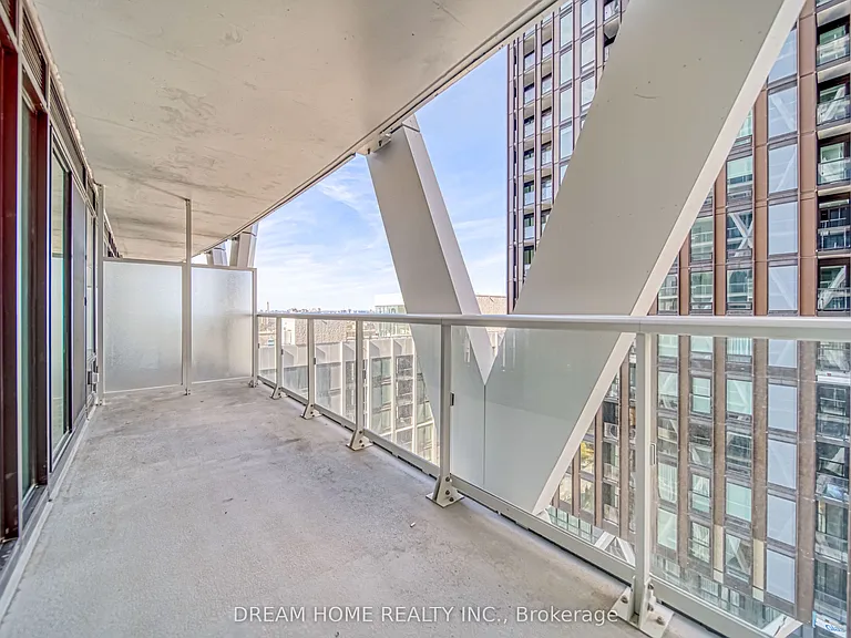 230 Simcoe St #1921 — Photo 21