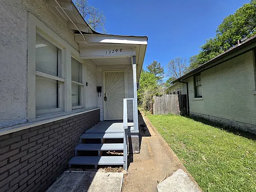 1320 Faxon Ave #2 Photo 1
