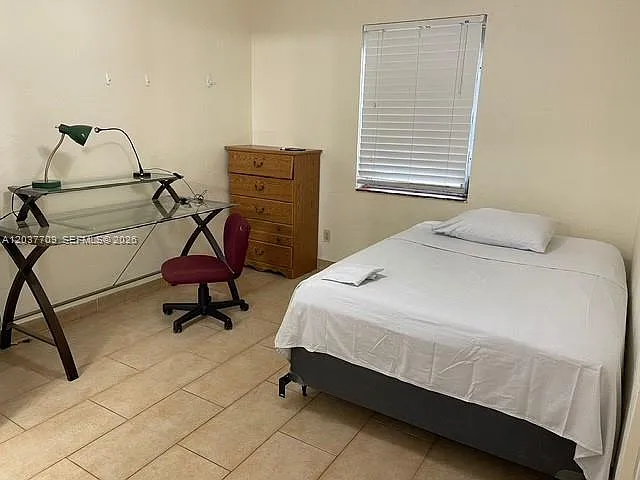 6510 SW 58th Ave — Photo 5