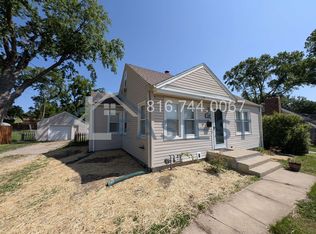 1109 NW B St, Blue Springs, MO 64015