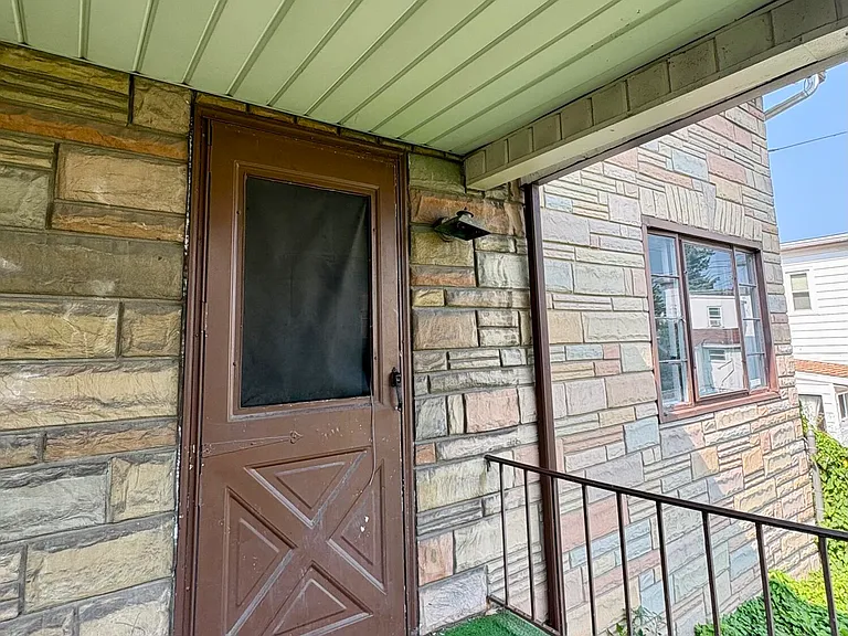 624 Hemlock St #REAR RIGHT — Photo 1