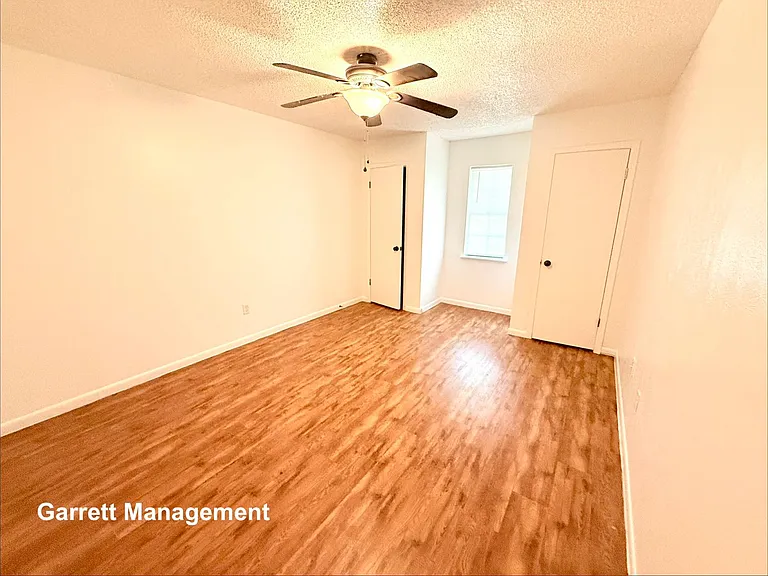 106 N Fairview St — Photo 17