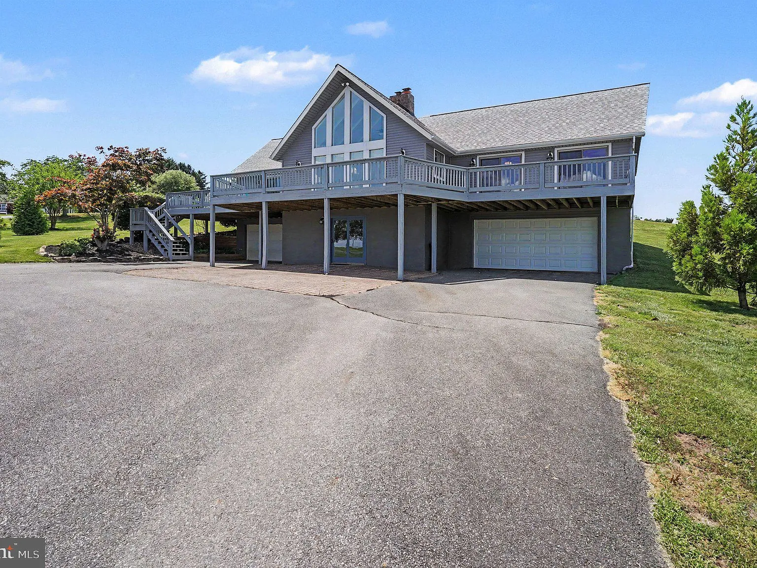 5 bed, 2.0 bath, 2580 sqft, $4,950 — Photo 4