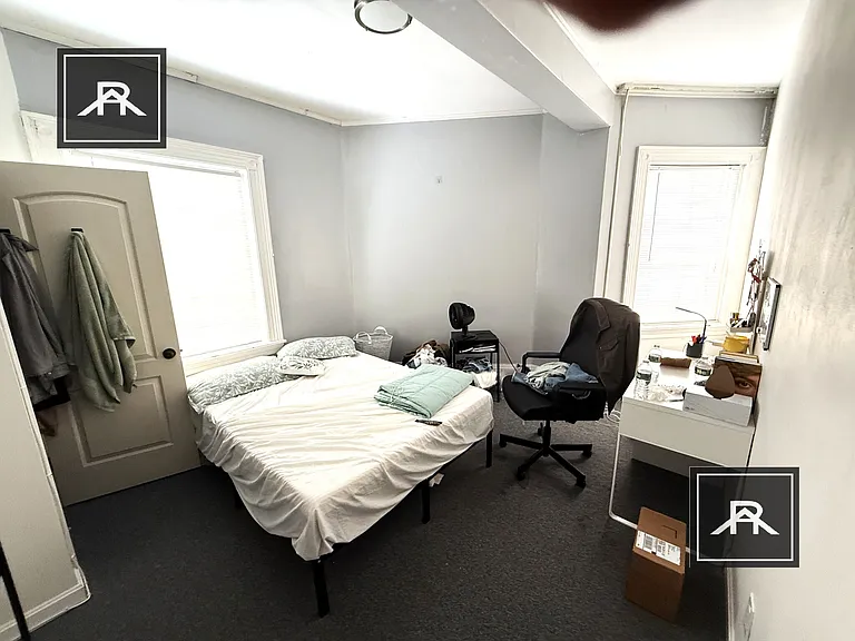 925 Beacon St #3 — Photo 15