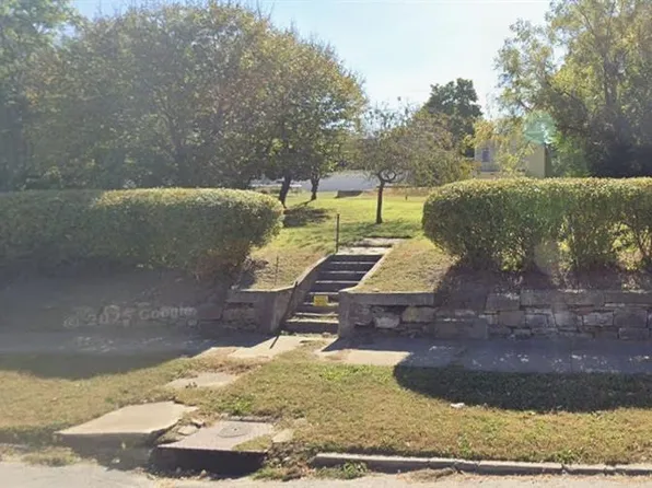 1511 Franklin Ave, Lexington, MO 64067